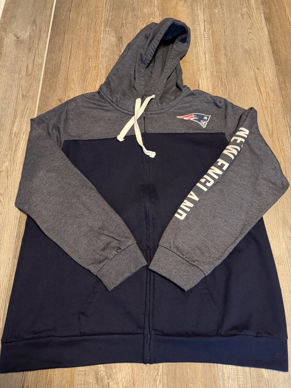 Fanatics New England Patriots Hooded Jacket with Contrasting Trim